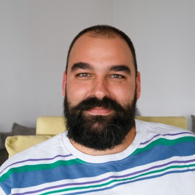 Aleksandar Spasevski, rédacteur chez coffeedant