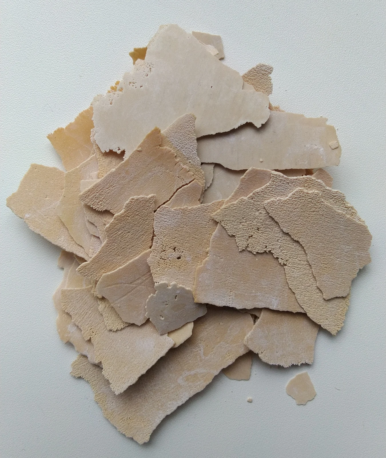 Fragments friables de tartre retirés d’une bouilloire
